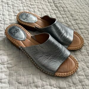Sofft Nalanie Silver Slip On Leather Comfort Sandals size 9M